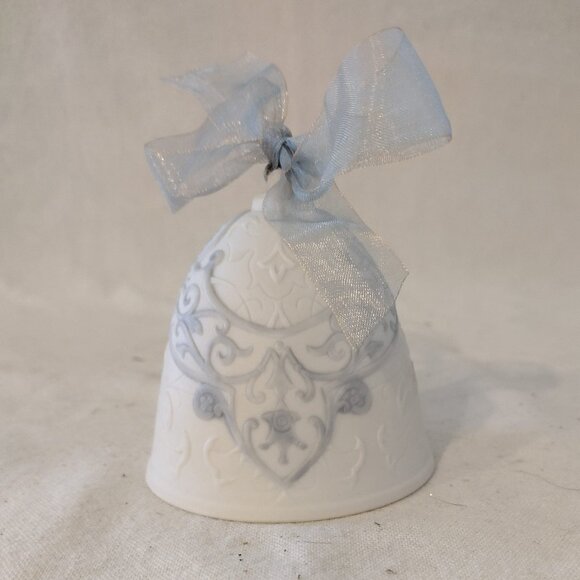 LLADRO 2005 Christmas Bell w/Original Box. - Picture 7 of 10